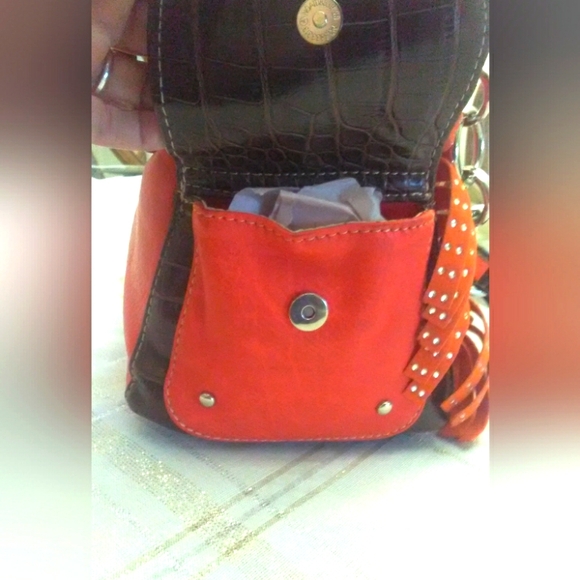 BNWT GORGEOUS HERITAGE WEST PURSE TANGERINE COLOR W/ FRINGE SILVER METALS - Picture 6 of 12